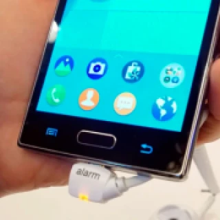 Samsung presentó el Galaxy Z, su primer smartphone con propio sistema operativo llamado Tizen