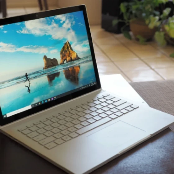 Microsoft presentó su computadora convertible Surface Book